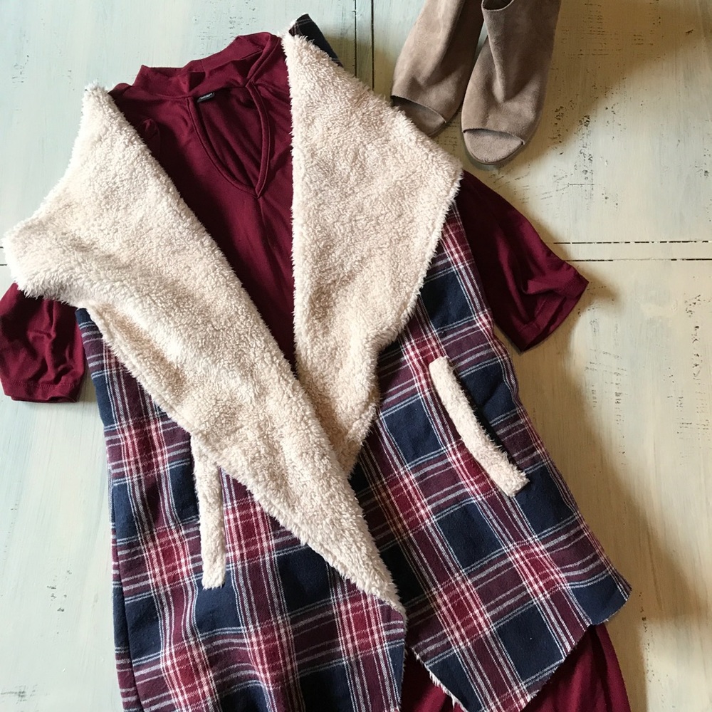 fuzzy plaid vest size medium